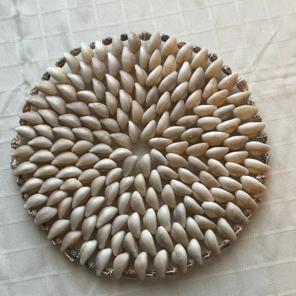 Cowrie Shell Trivets - Picture 4 of 6